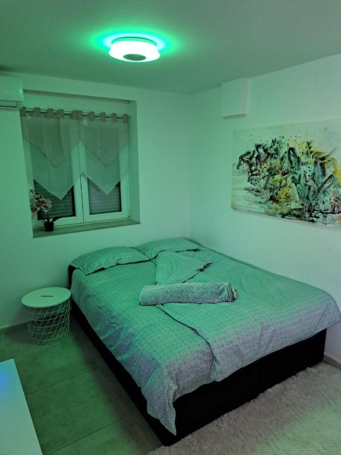 Near Beach Studio Kaštela Екстериор снимка
